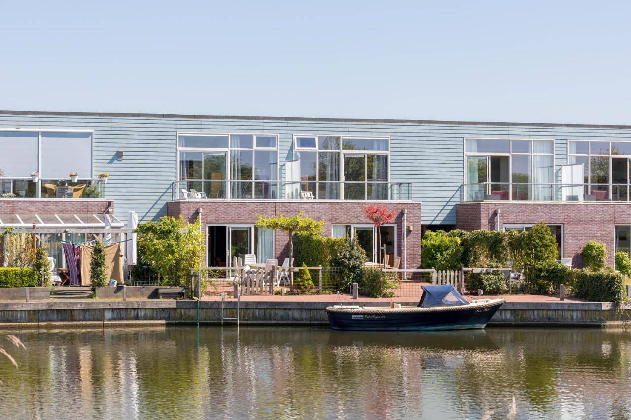 Holiday Home (12 Adults) in Oude-Tonge, Goeree-Overflakkee