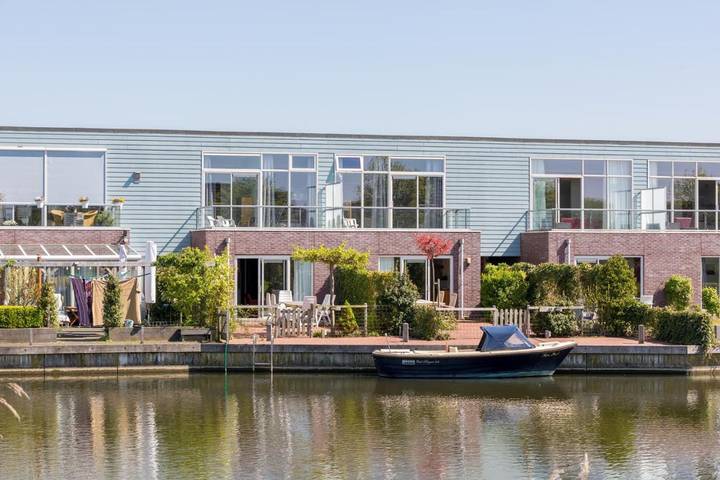 Ferienhaus für 12 Personen, mit Terrasse und Garten in Oude-Tonge