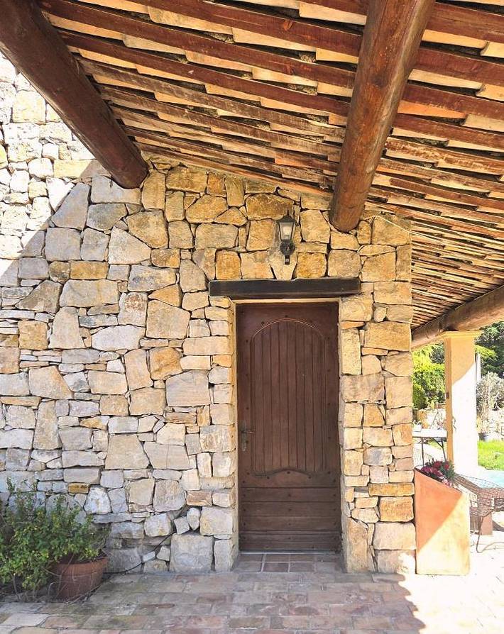 Location de vacances pour 3 personnes, avec sauna et jardin ainsi que jacuzzi et piscine à Saint-Cannat - 3