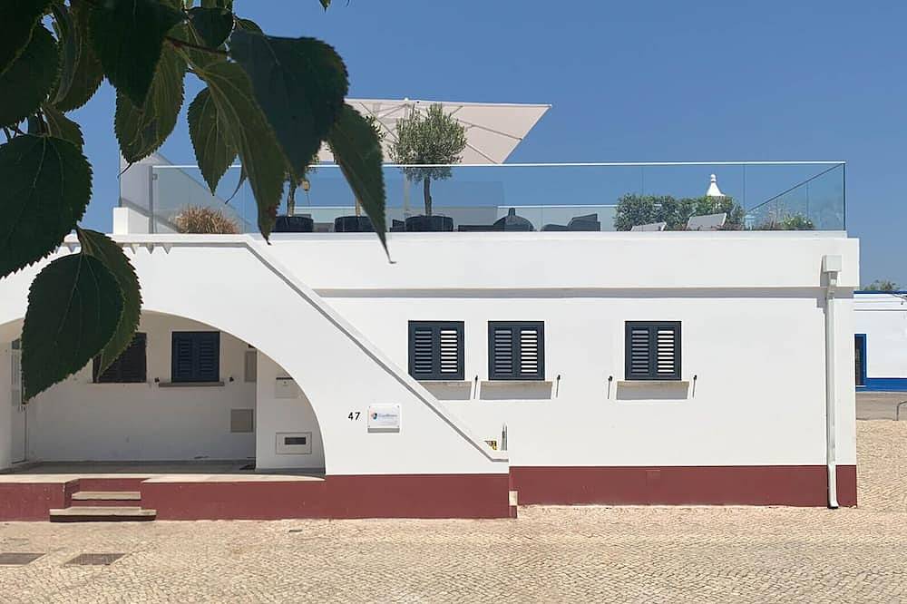 New CasaBlanca - House by the sea in Moncarapacho e Fuseta, Parque Natural da Ria Formosa