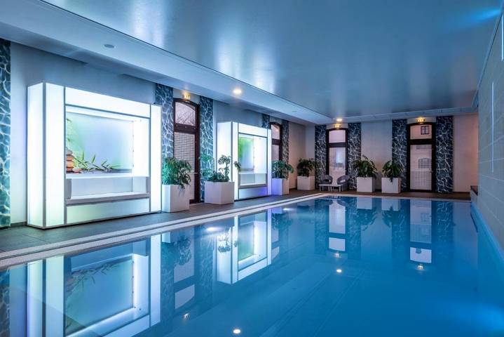 Hôtel pour 4 personnes, avec jardin ainsi que piscine et sauna