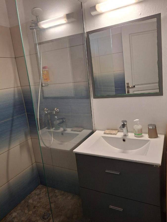 Location de vacances pour 6 personnes, avec jardin à Petit-Canal - 4