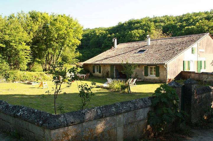 Location de vacances pour 12 personnes, avec Terrasse et Jardin à Dirac