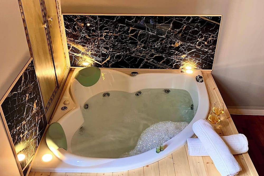 Wine & Jacuzzi Suite King in Lecce, Provincia de Lecce
