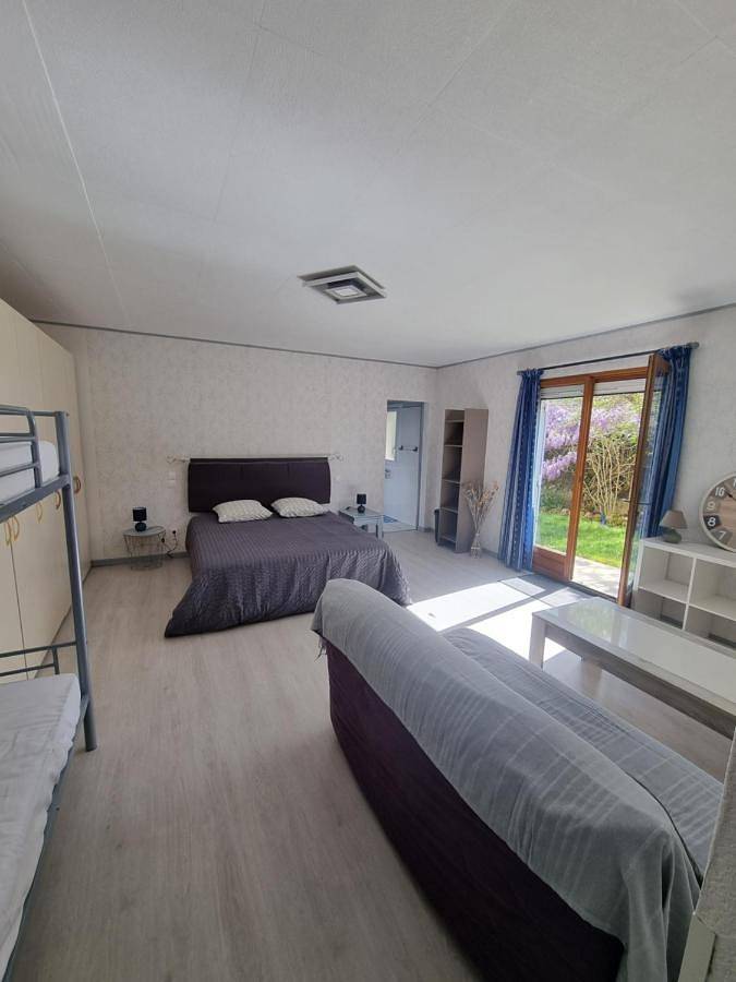 Gîte pour 2 personnes, avec vue ainsi que terrasse et jardin à Saint-Michel-de-Montaigne