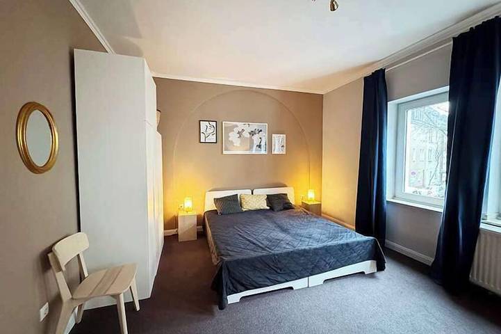 Ferienwohnung für 13 Personen, mit Sauna und Terrasse sowie Garten, mit Haustier in Duisburg - 2