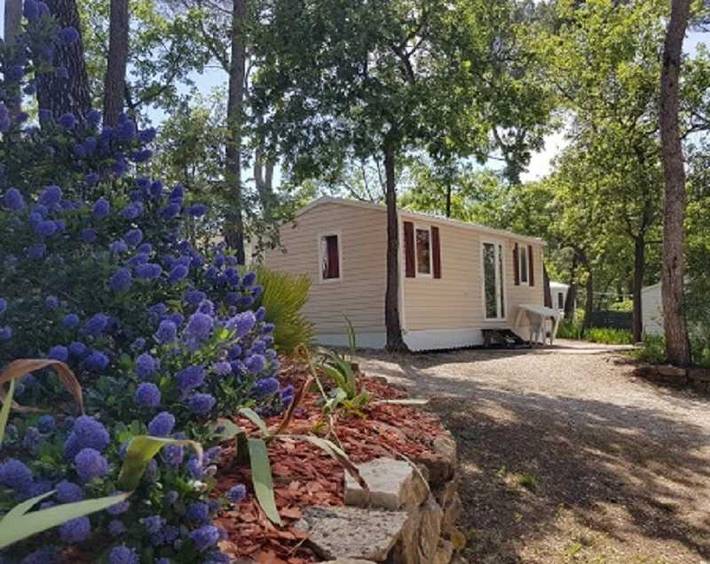 Location de vacances pour 5 personnes, avec piscine à Peynier