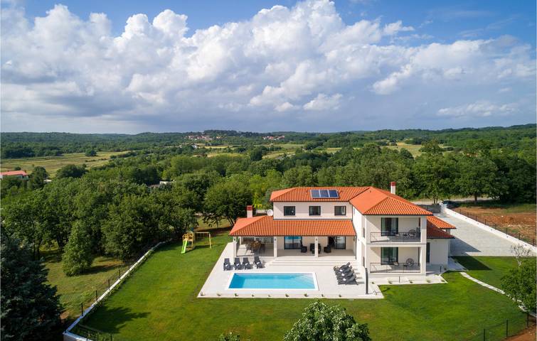Ferienhaus für 10 Personen, mit Terrasse