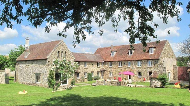 Location de vacances pour 15 personnes, avec terrasse à Saint-Cyr-sur-Morin