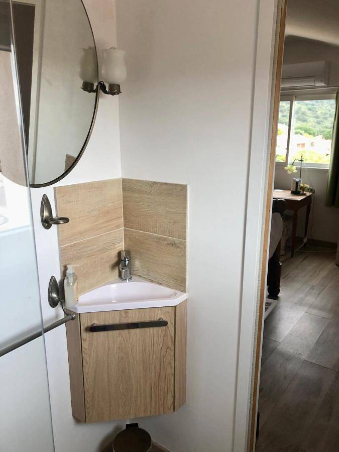 Chambre d’hôte pour 3 personnes, avec terrasse et vue, animaux acceptés à Bormes-les-Mimosas - 2