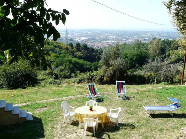 'Graceland' mit Garten und Terrasse in Camaiore, Italienische Riviera