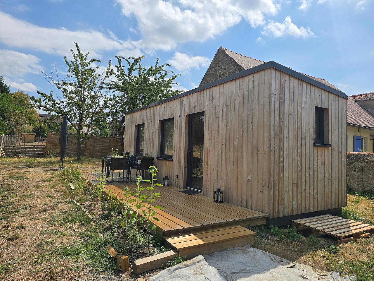 “La Tiny de Miss Purple” with Terrace and Private Garden