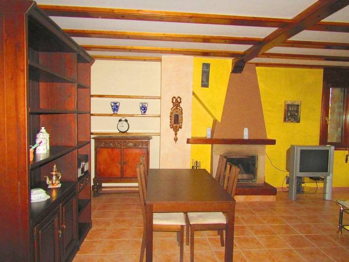 Casa rural para 4 personas, con Balcón y Terraza además de Jardín y Vistas en Fuentetoba - 3