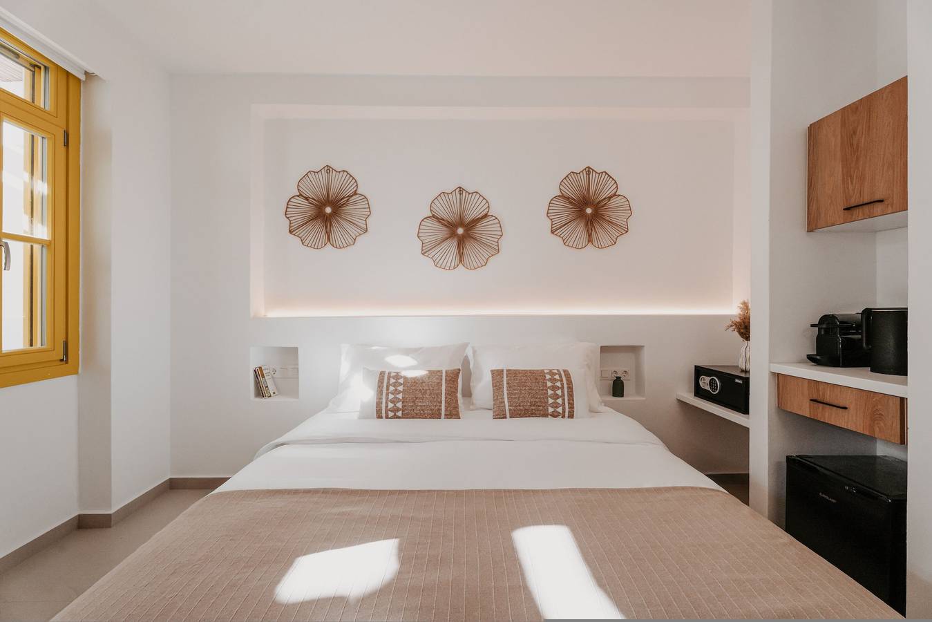 Entire apartment, Deluxe Suite with Private Pool in Kimolos