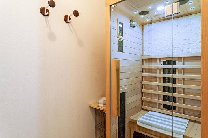 Appartement entier, Appartement "Sauerlandrefugium" avec vue sur la montagne, terrasse privée et sauna in Medebach, Upland