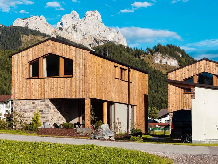 Ferienwohnung für 6 Personen, mit Balkon und Terrasse sowie Whirlpool und Garten in Grän