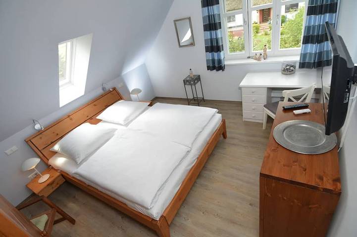 Ferienhaus für 8 Personen, mit Sauna und Terrasse sowie Garten in Middelhagen - 3
