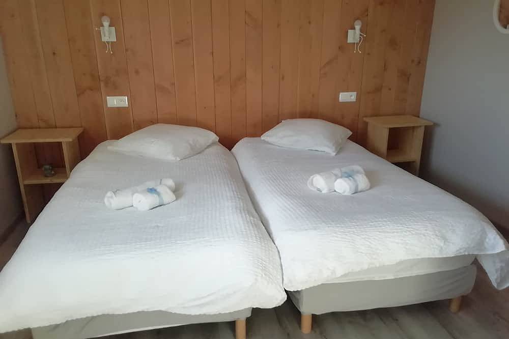 Chalet neuf  200m²  9personnes  spa intérieur, 4 chambres in Husseren-Wesserling, Parc naturel régional des Ballons des Vosges