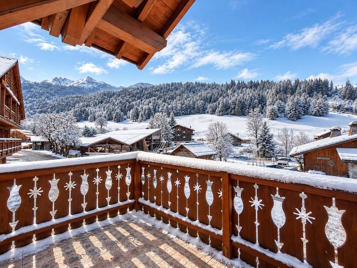 Entire apartment, Family apartment near slopes, pets allowed in La Clusaz, Annecy region