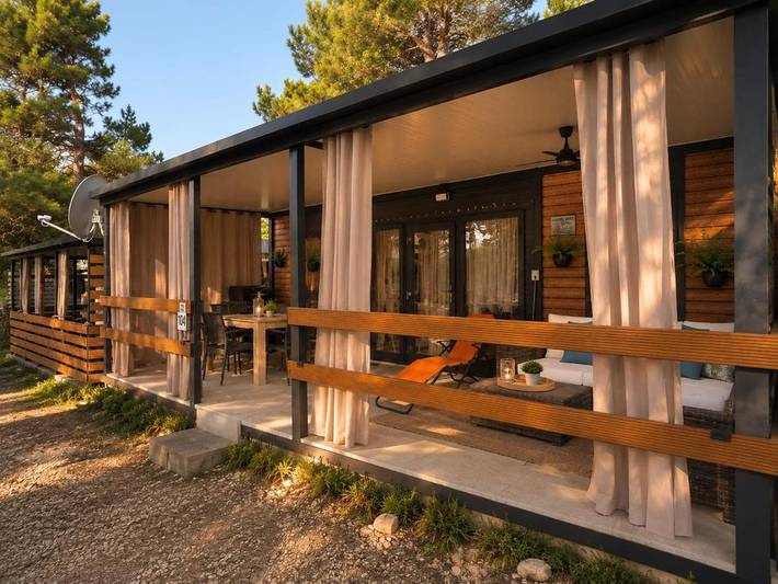 Camping für 6 Personen, mit Terrasse, mit Haustier in Privlaka