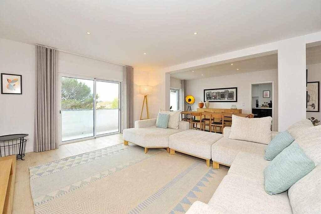 Apartamento inteiro, Prestige Sunset Carcavelos Beach - Checkinhome in Carcavelos e Parede, Costa de Lisboa