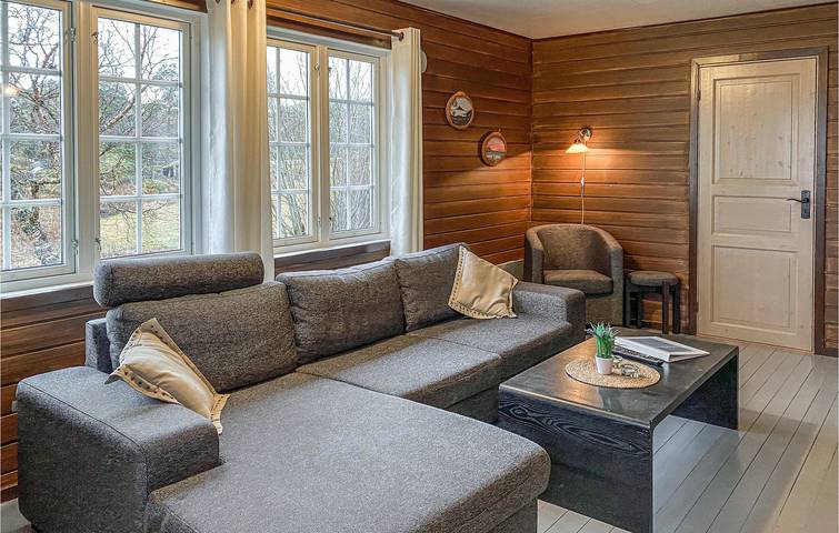 Ferienhaus für 4 Personen mit Garten in Lødingen