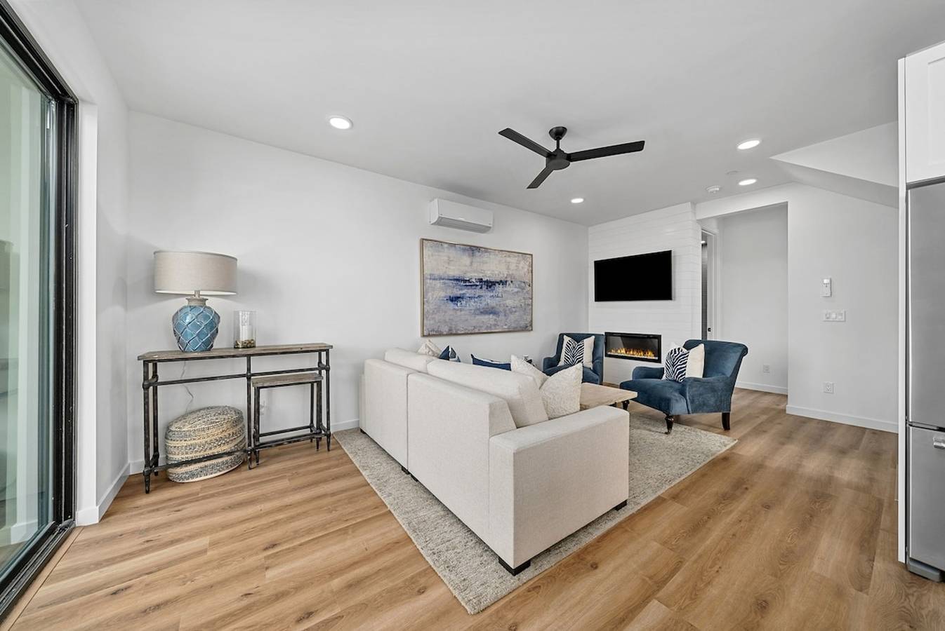 Rooftop Home With Ocean View Private Parking in Oceanside, San Diego County