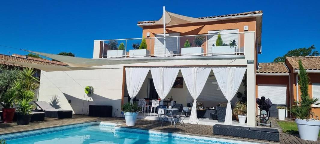 Chambre d’hôte pour 2 personnes, avec piscine ainsi que balcon et jardin à Cardet