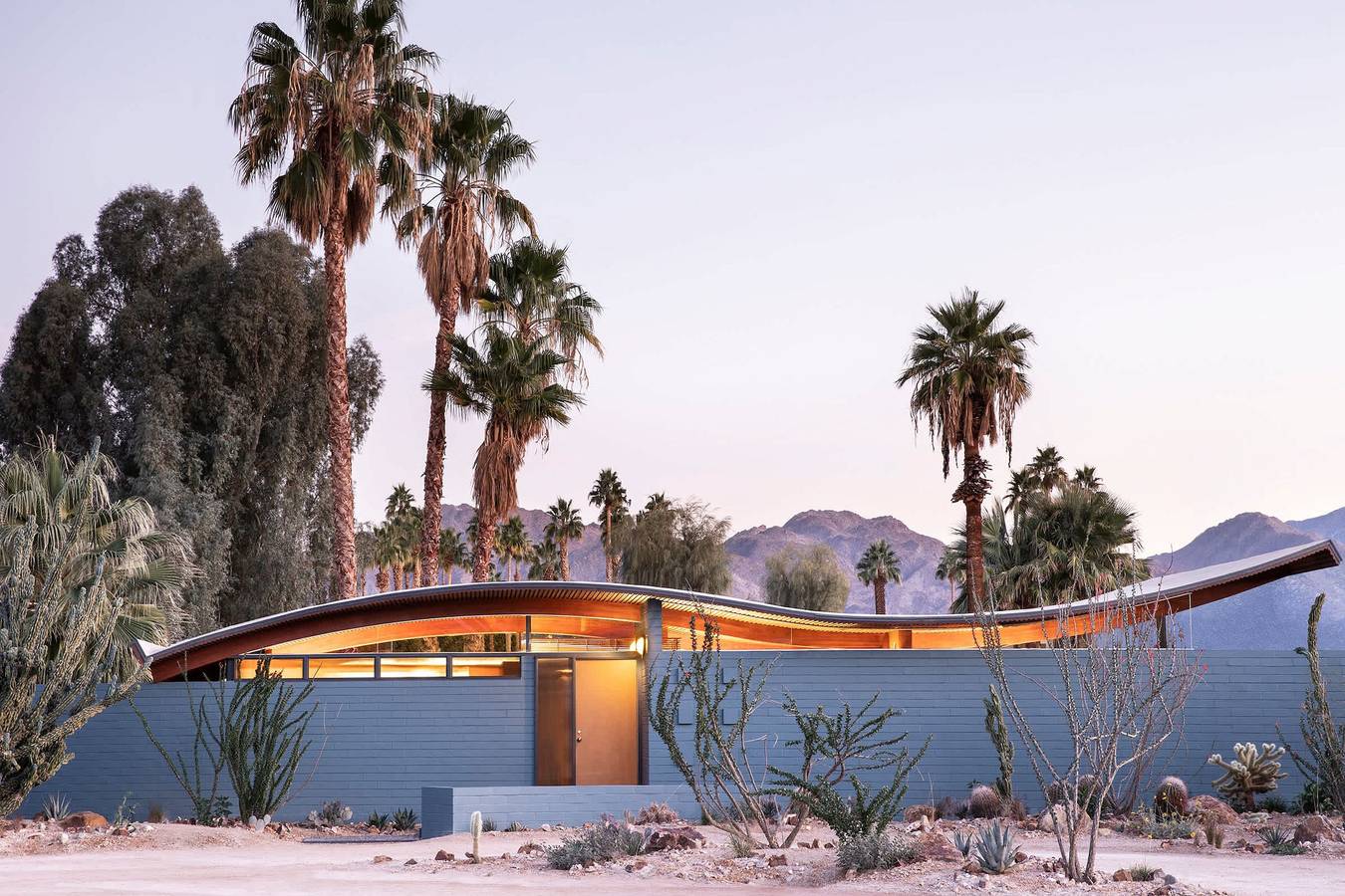 The Desert Wave Midcentury Design in Palm Desert in Palm Desert, Coachella Valley