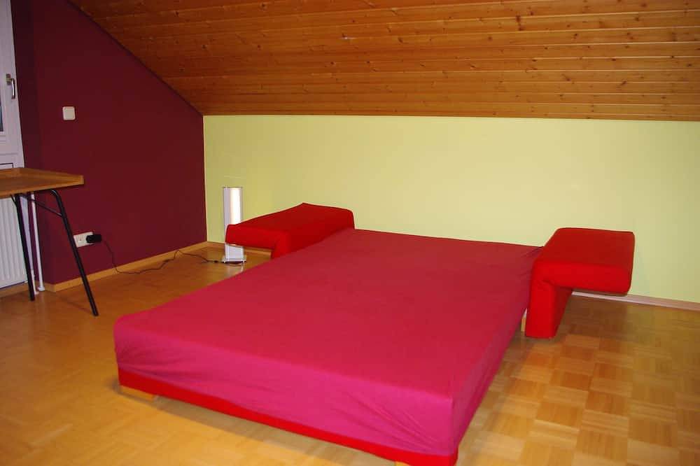 Ganze Wohnung, Flooded with light and a wide view of 100 m2 in Heppenheim, Bergstraße
