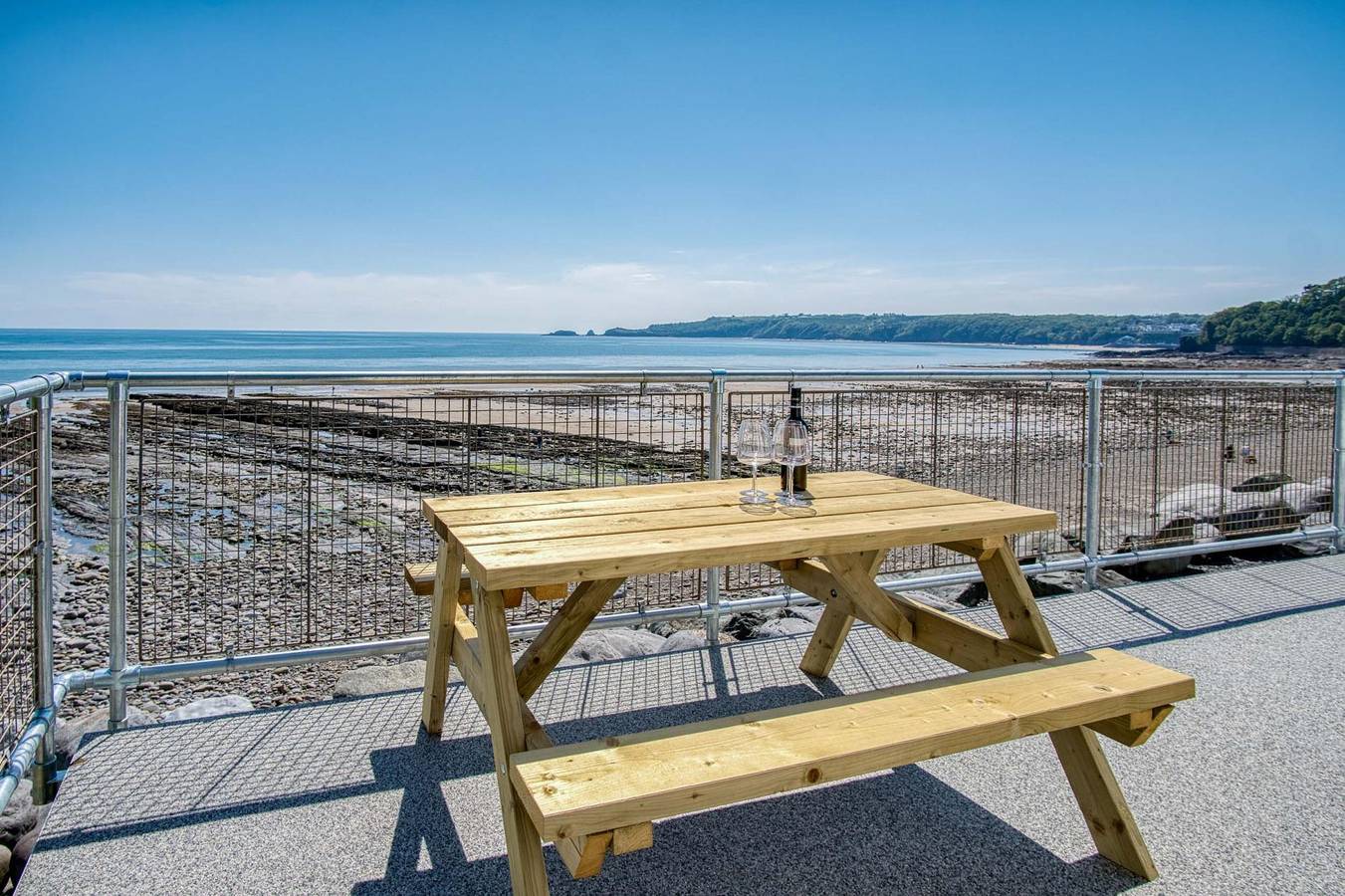 Entire apartment, Waterfront 2 - 2 Bedroom Apartment - Wisemans Bridge in Amroth, Pembrokeshire