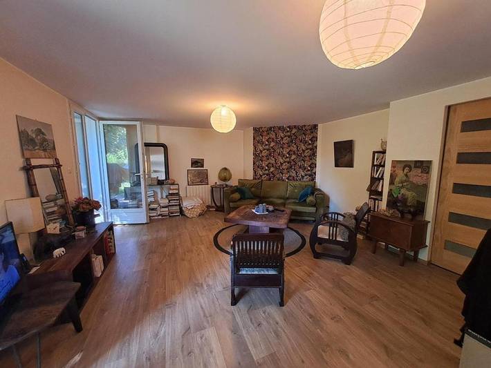 Location de vacances pour 5 personnes, avec jardin à Fontaines-Saint-Martin