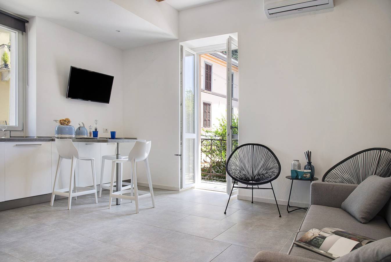 Appartamento intero, Appartamento 'Labiena 12 Lago Maggiore' con vista lago, Wi-Fi e aria condizionata in Laveno-Mombello, Lago Maggiore (Lombardia)