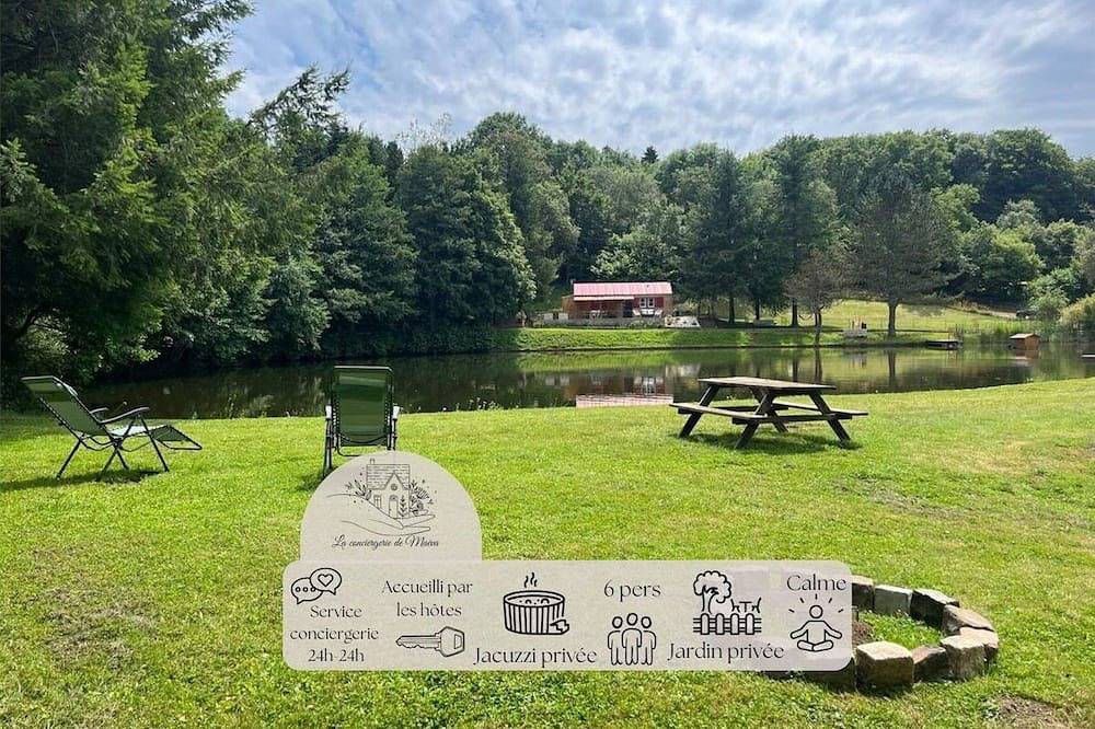 Chalet and pond, exclusively for your private use. in Manzat, Regionaler Naturpark Volcans d'Auvergne