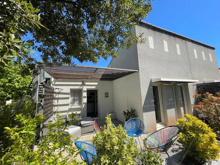 Ferienhaus für 4 Personen, mit Terrasse und Garten sowie Pool und Ausblick