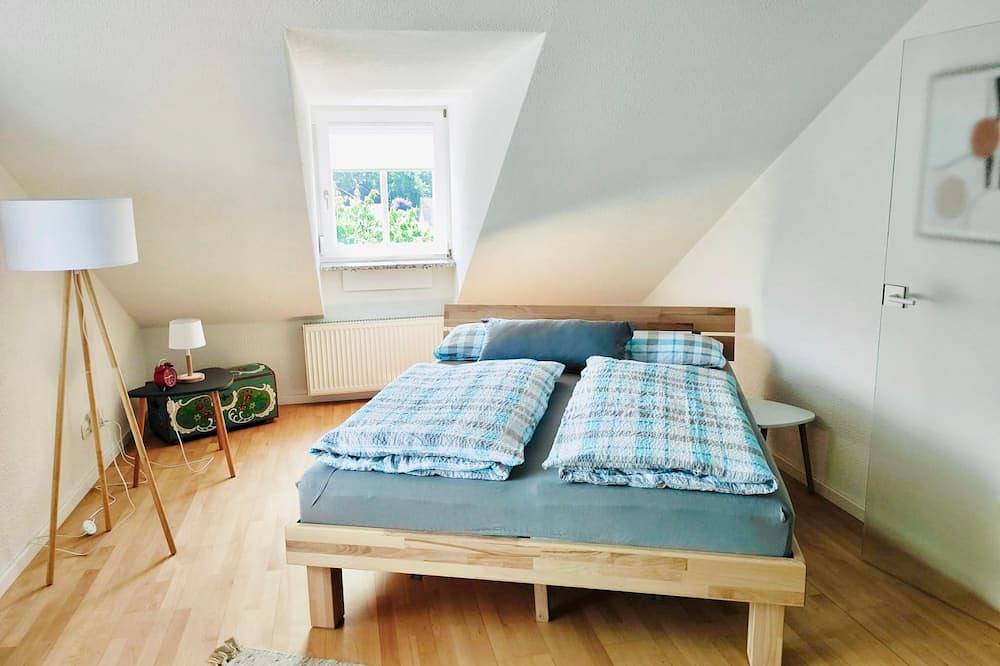 Ganze Wohnung, Möbilierte renovierte Ferienwohnung (70qm) mit Balkon in Hofheim in Unterfranken, Landkreis Haßberge