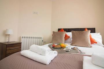 Apartment for 8 People in Southampton, South East England, Photo 1