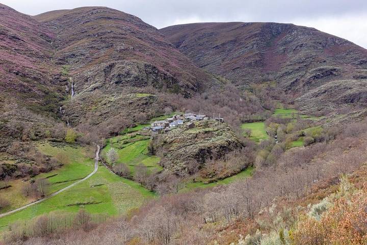 Casa rural para 15 personas, con jardín además de vistas y terraza en Provincia de Orense - 2