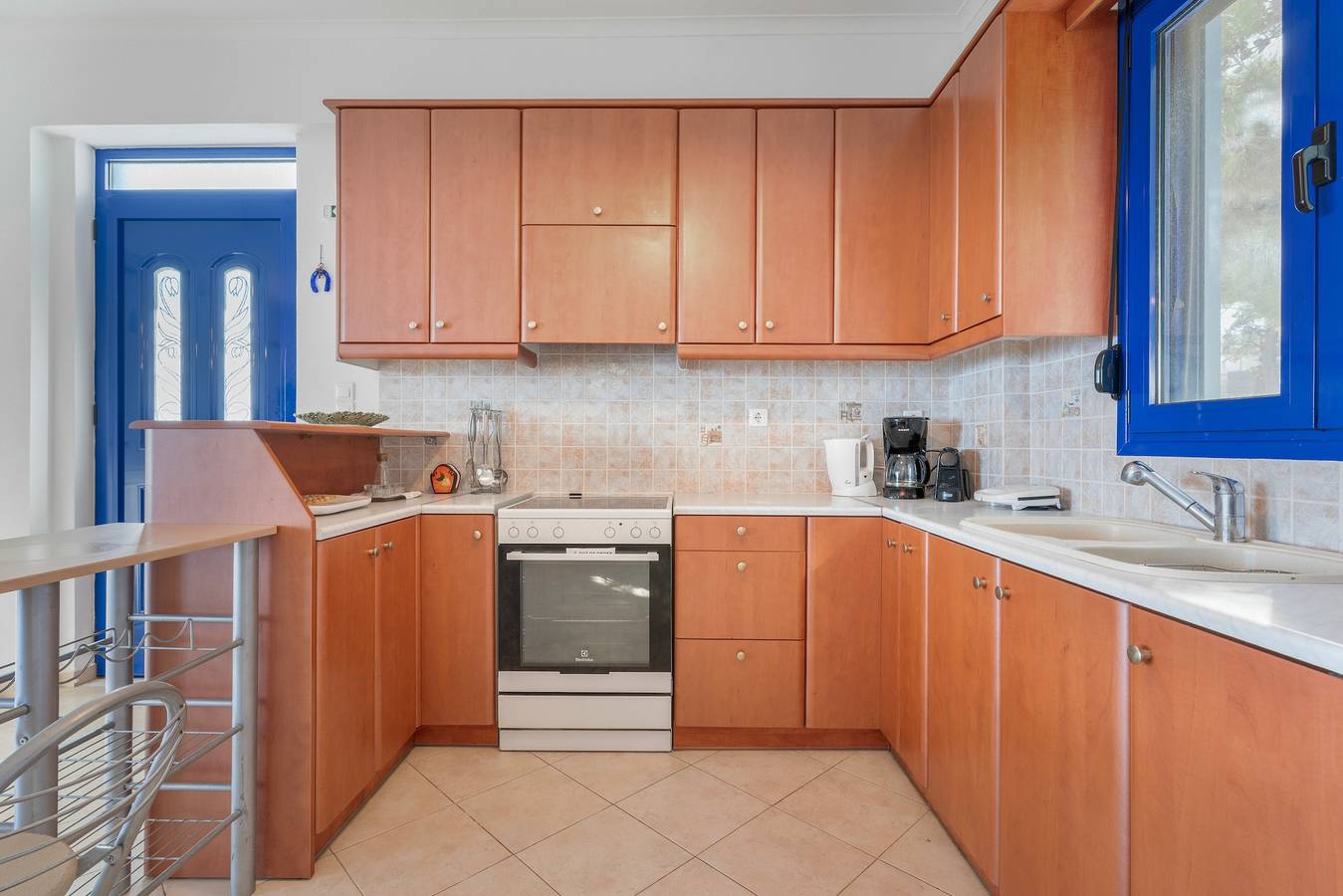 Vakantiehuis 'Blue Window Seaview Maisonette' met Zeezicht, Wifi en Airconditioning, foto 8