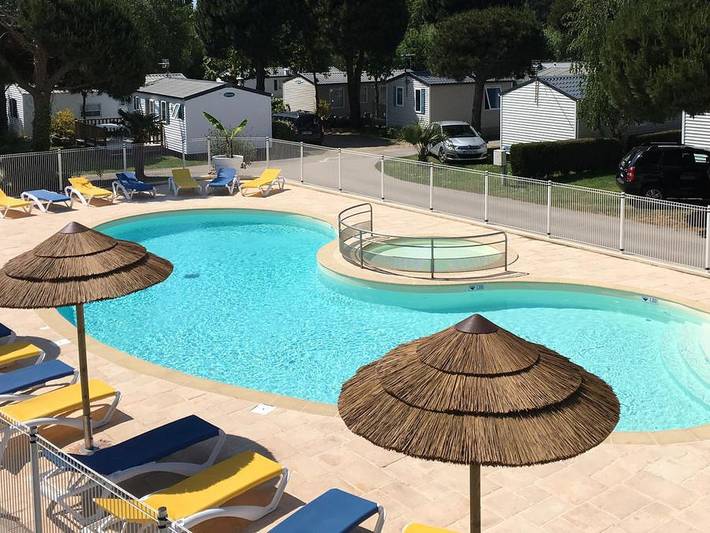 Camping voor 2 personen, met Terras en Kinderzwembad in Carnac