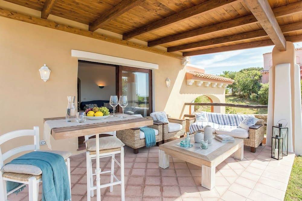 Villa Solara mit Schwimmbad für 8 Personen in Punta De Su Turrione, Nurra