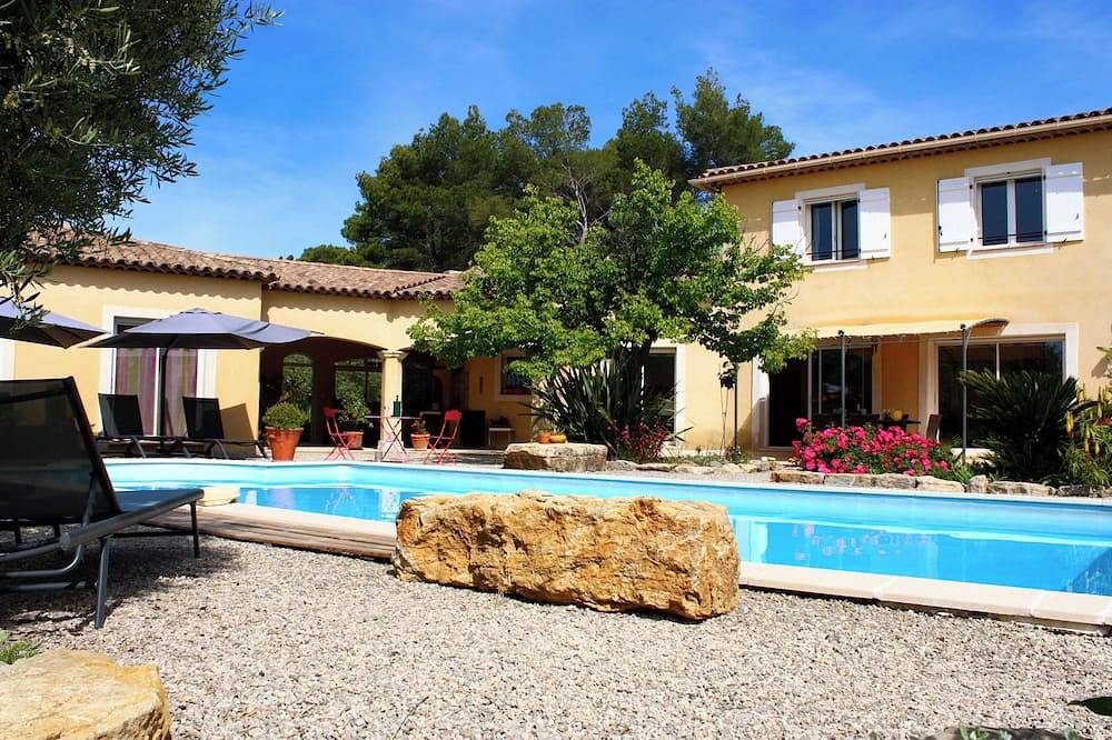 Rental Residence Peylon with swimming pool terrace garden patio in a quiet area in Flayosc, Draguignan en omgeving