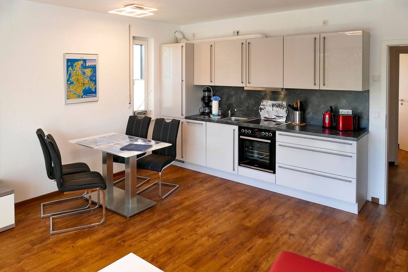 Ganze Wohnung, Villa Am alten Kreidebruch, Ferienwohnung Lachmöwe - 2 Schlafzimmer und Balkon in Sassnitz, Nationalpark Jasmund