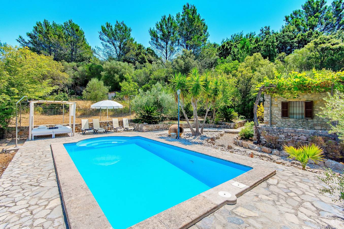 Schöne Finca "Na Garrovera" in Pollenca in Campanet, Mallorca Inselmitte