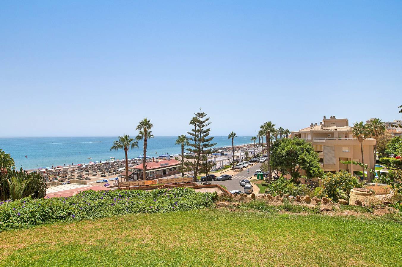 Studio entier, Studio « Casa Pedro Santa Clara » avec vue sur mer, piscine et Wi-Fi in La Carihuela, Torremolinos