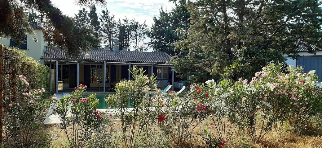 Casa de Campo 'Mas Saint Joseph' com Piscina Privada, Terraço Privado e Wi-Fi in Meynes, Nimes (Região)