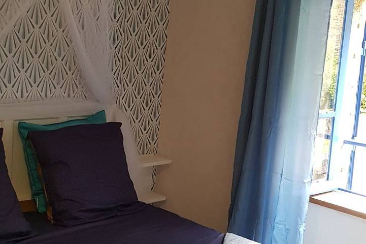 Location de vacances pour 11 personnes, avec terrasse et jardin, animaux acceptés à Villedieu-les-Poêles - 4