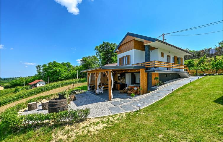 Ferienhaus für 4 Personen, mit Terrasse und Garten sowie Sauna und Ausblick