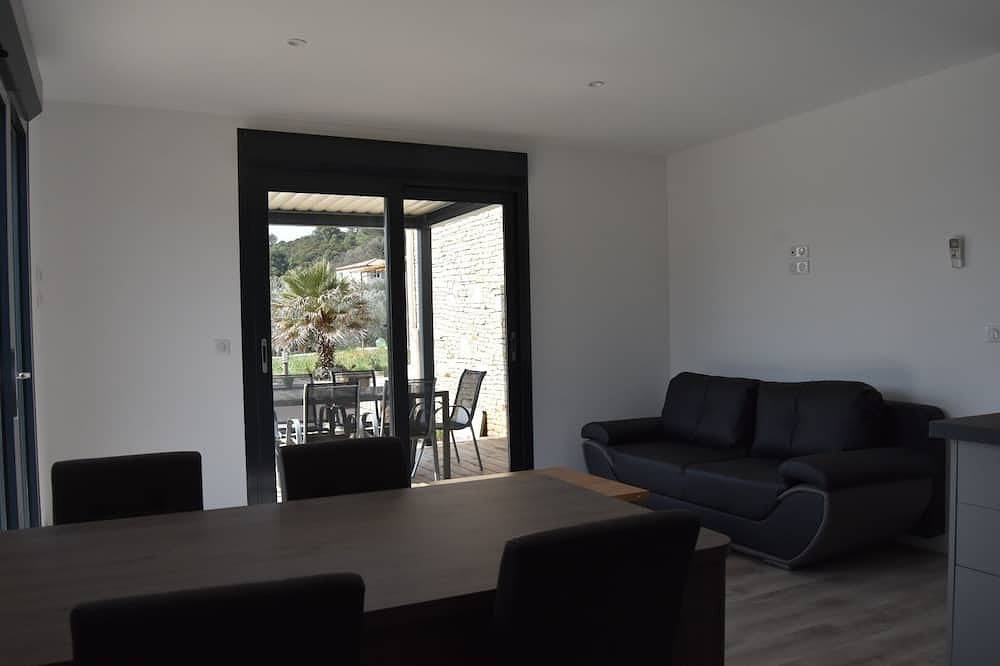 Villa moderna con aire acondicionado, piscina y vistas impresionantes. in Oraison, Alpes de Alta Provenza