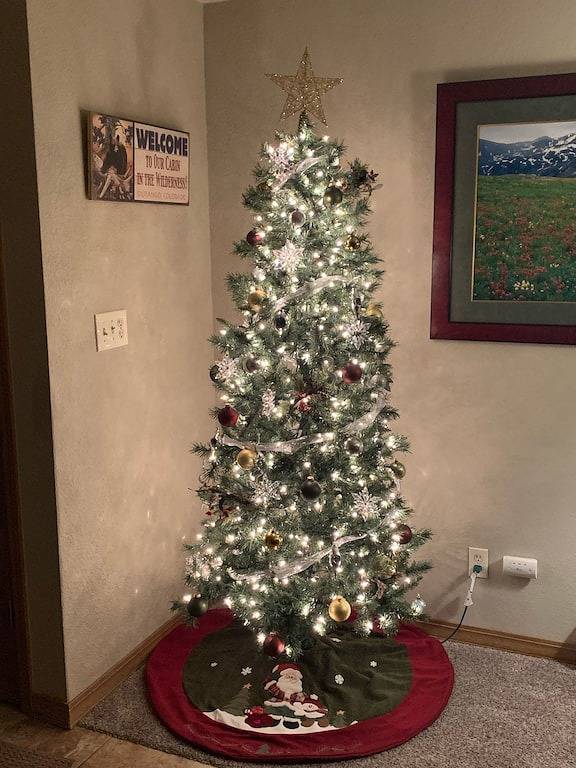 Vacation rental for 10 people, with sauna and hot tub as well as pool and yard in Purgatory